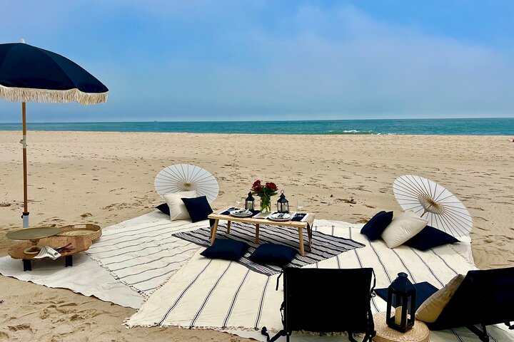 Hamptons Beach Picnic with Private Helicopter from Manhattan - Photo 1 of 9